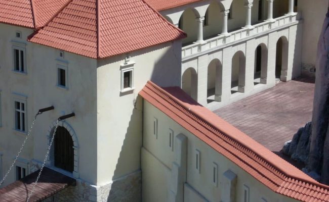 Zamek Rabsztyn makieta architektoniczna dziedziniec zamkowy rekonstrukcja widok zlotu ptaka